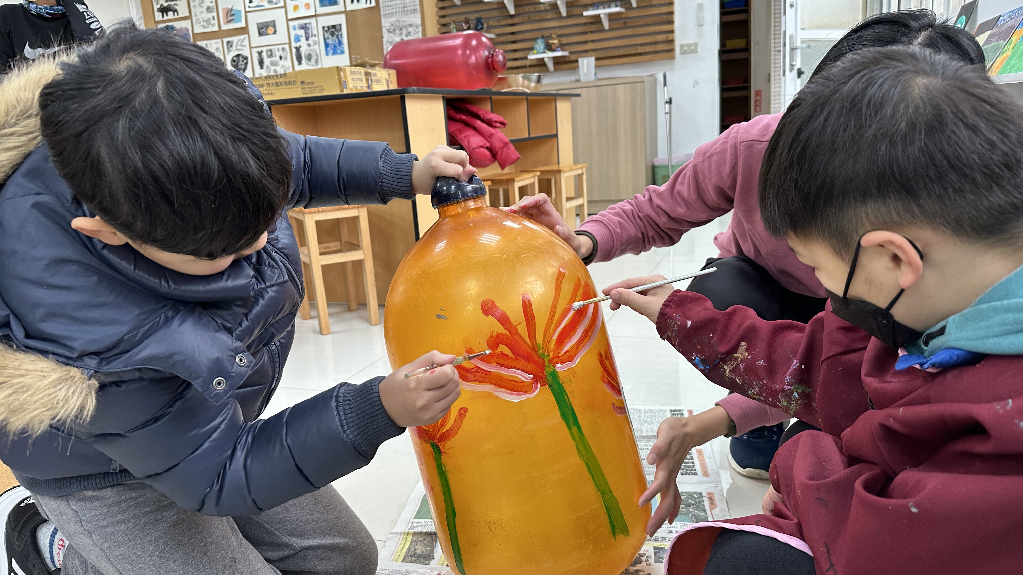 Figure 2 Grouped painted red Lycoris