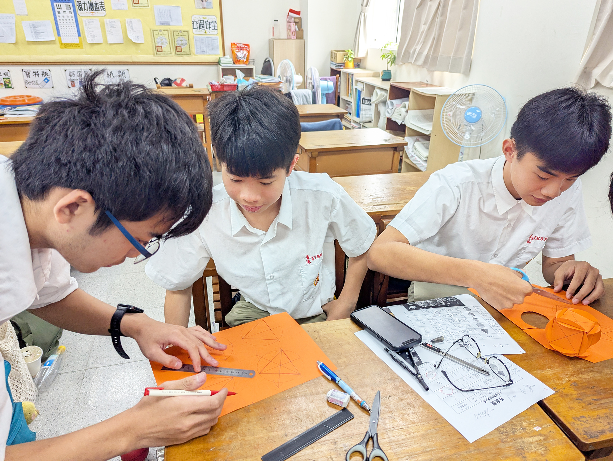 04 中山工商 多面體燈飾基礎課程